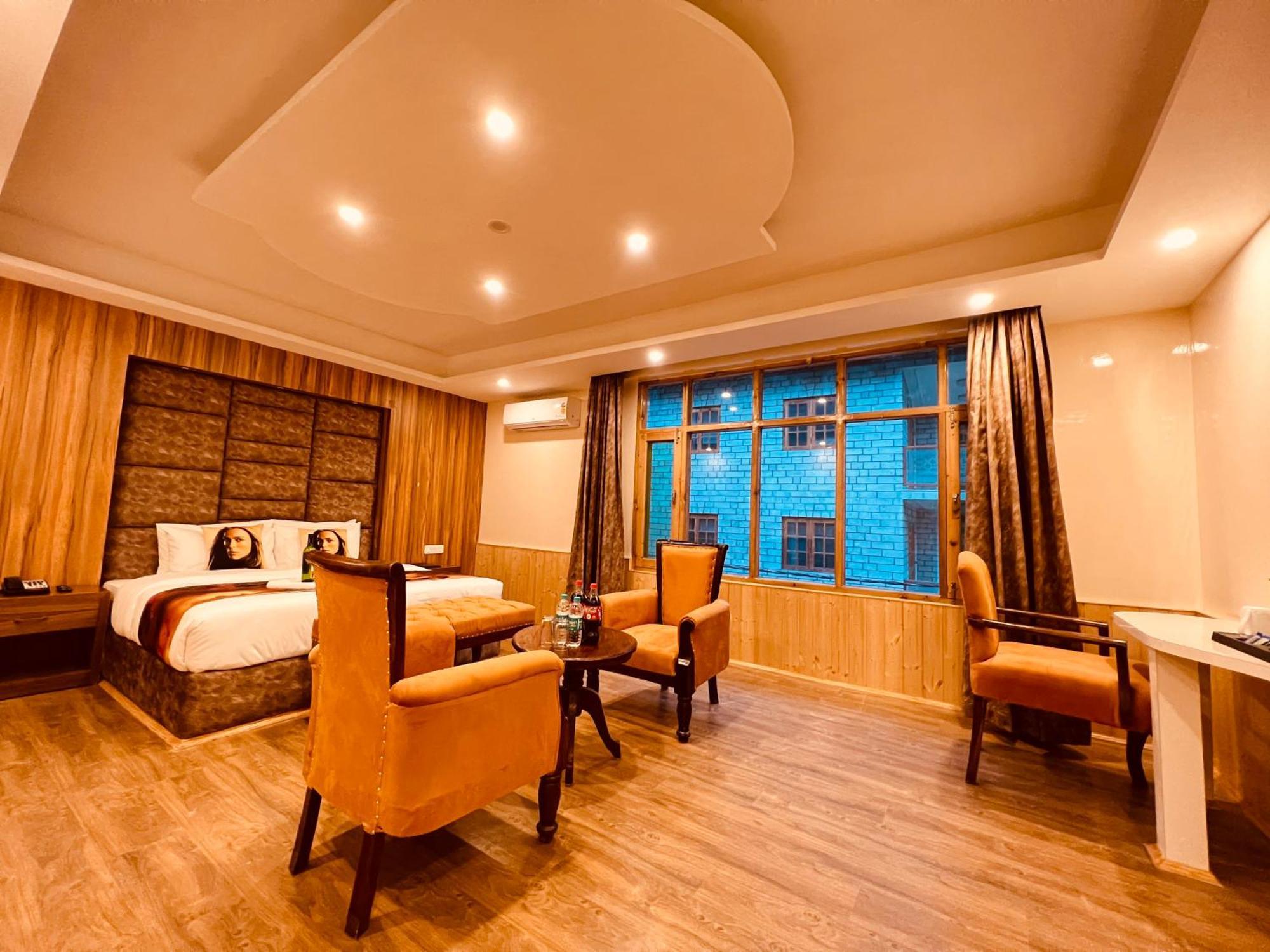 Hill River Resort By West Western Manāli Exteriör bild