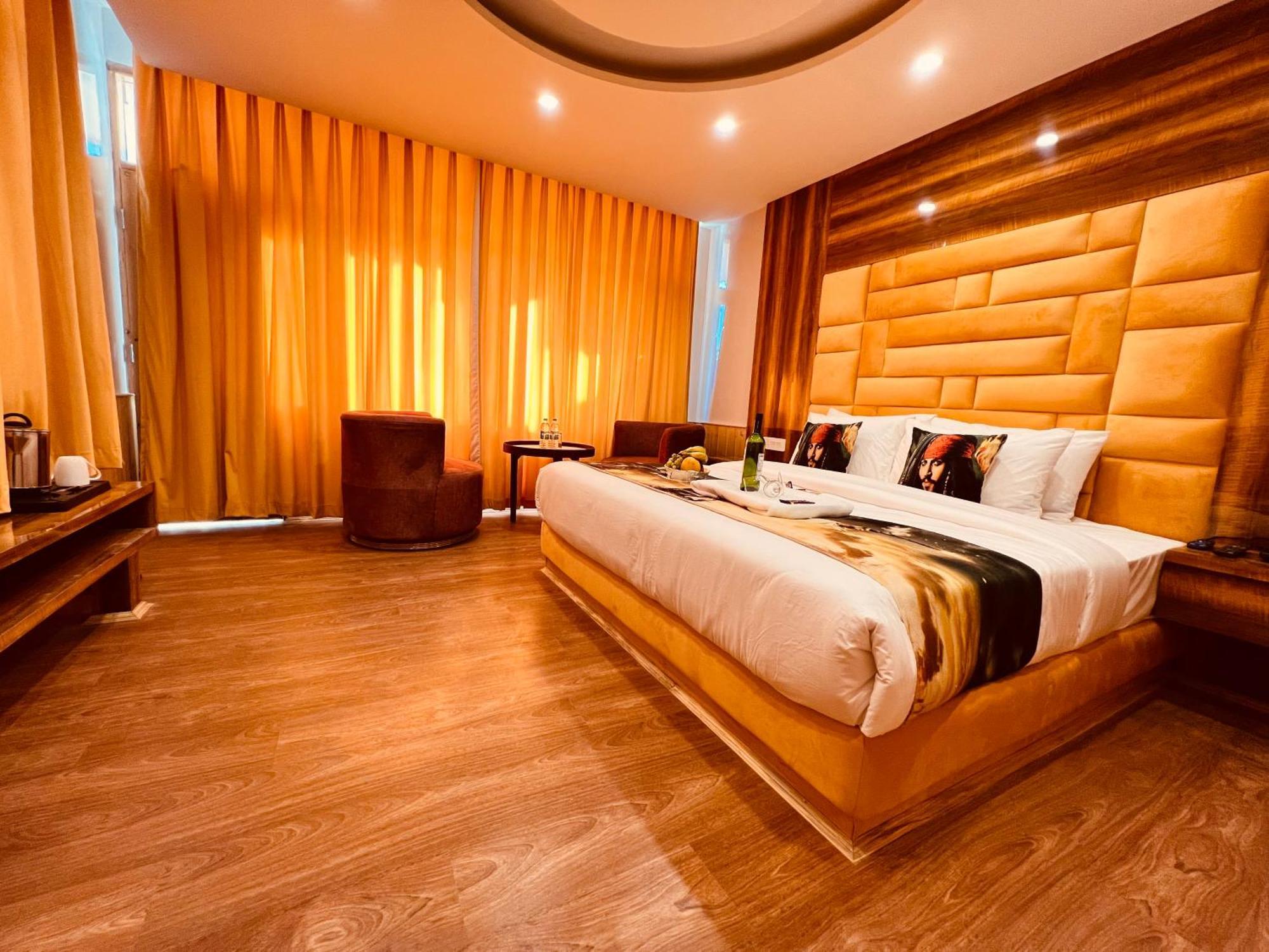 Hill River Resort By West Western Manāli Exteriör bild