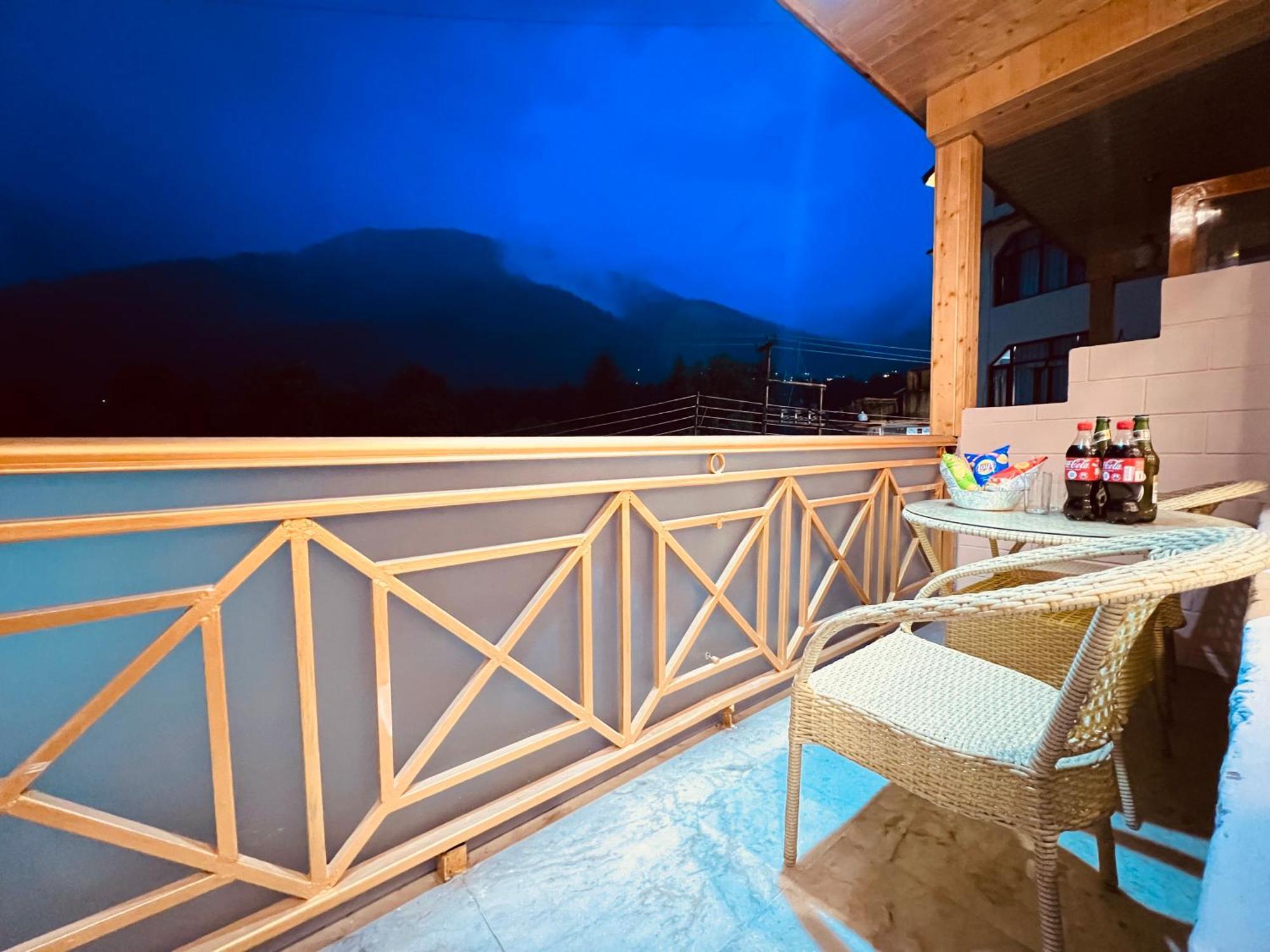 Hill River Resort By West Western Manāli Exteriör bild