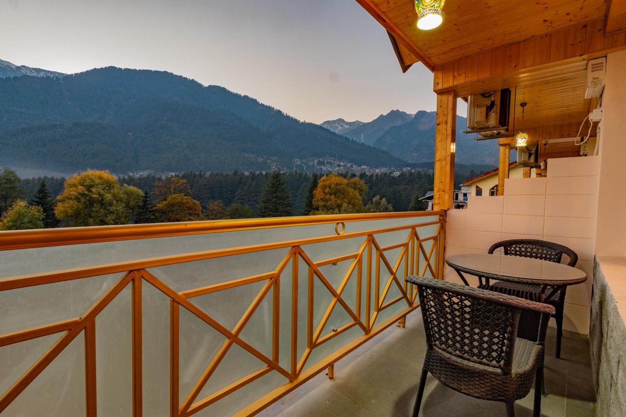 Hill River Resort By West Western Manāli Exteriör bild